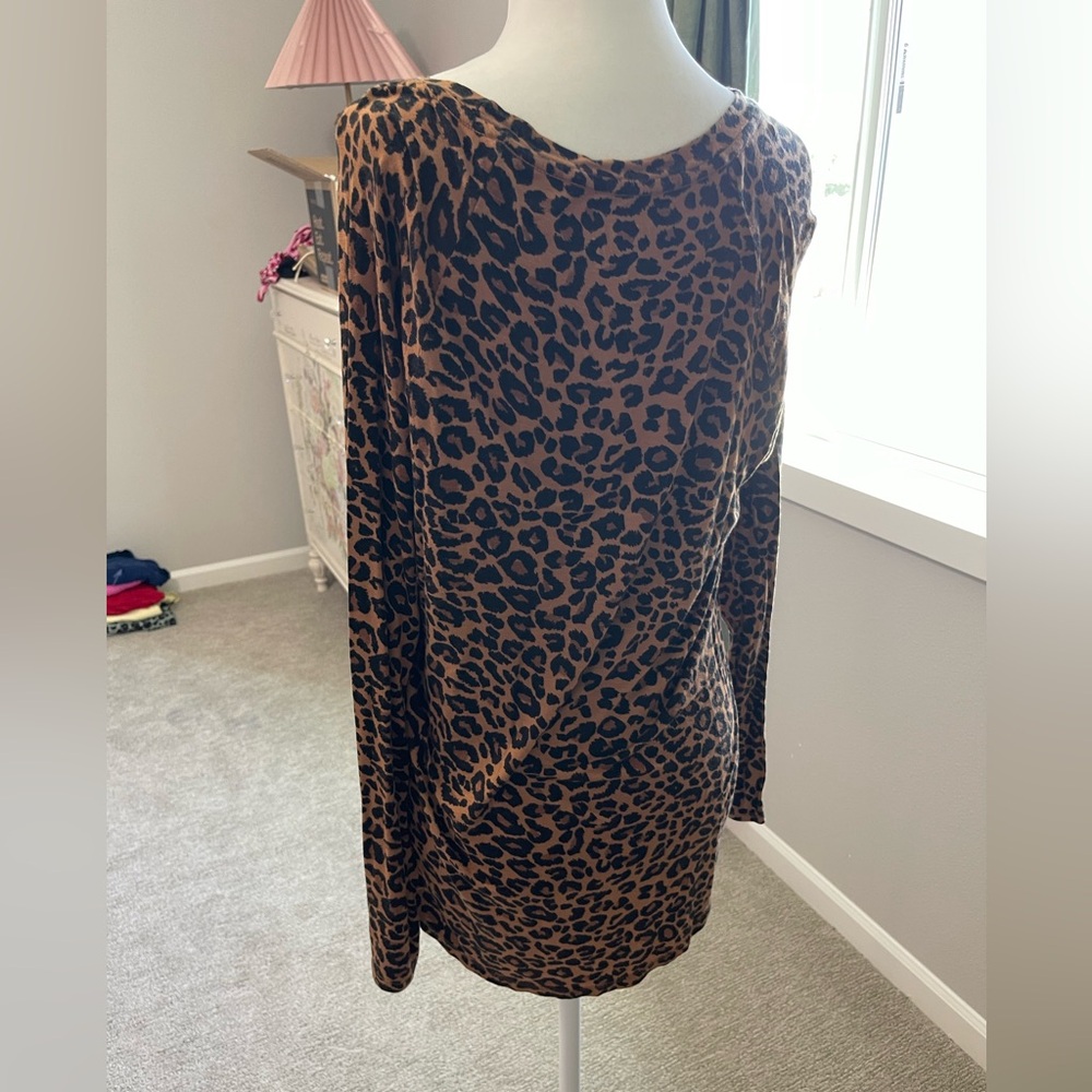 3/$20 Cheetah Long Sleeve - Picture 2 of 3